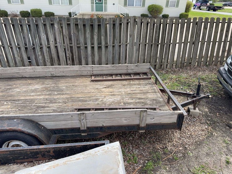 2005-wood-deck-trailer-16ft-l-x-7ft-w-image-10