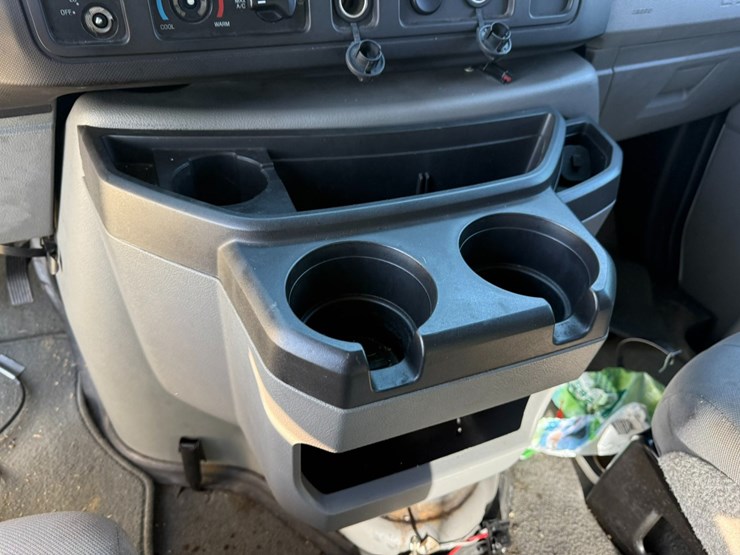 2014-ford-e350-image-38