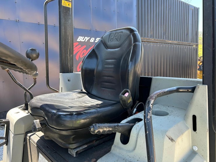 2015-caterpillar-903c-image-18