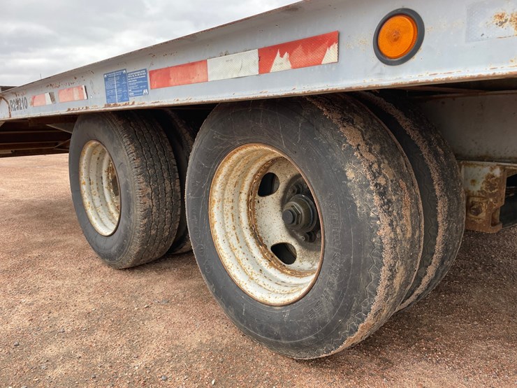 #366-•-1995-redi-haul-r25'-deckover-dovetail-trailer-(has-wi-title)-(nitke-yard-mosinee,-wi)-image-17