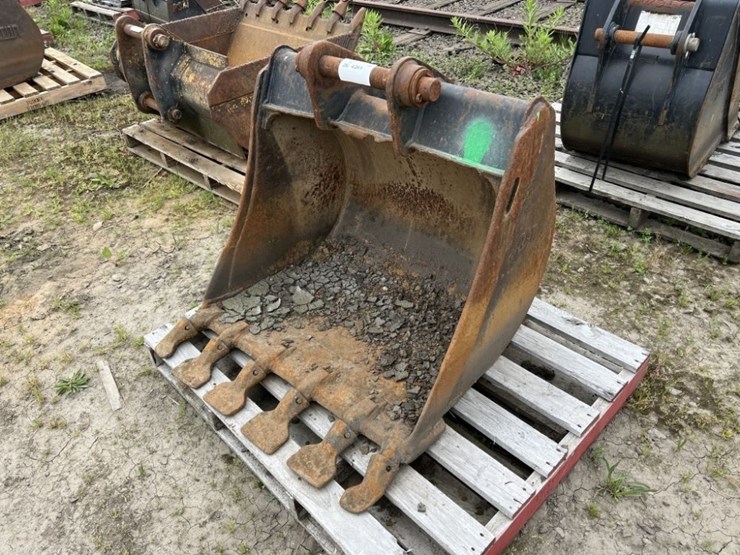caterpillar-36-image-2