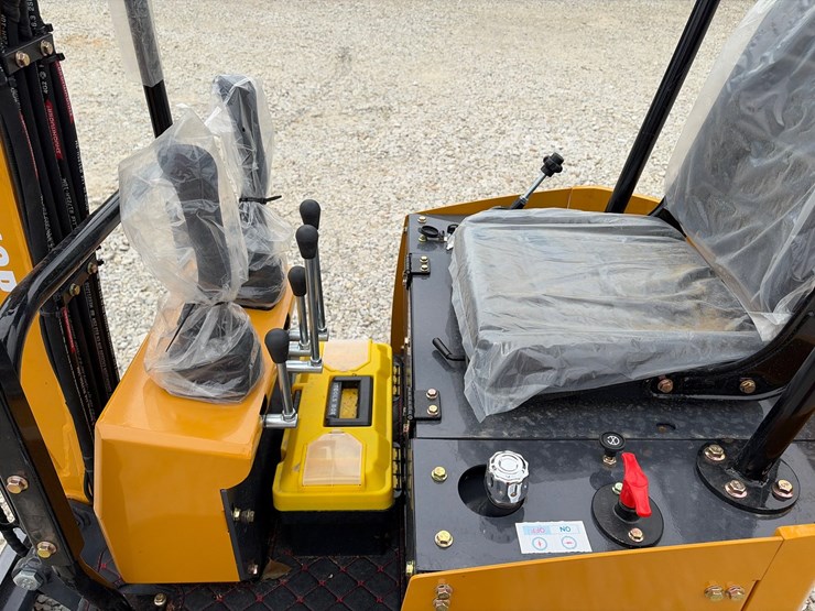#153-•-unused-2026-ats-rt12r-mini-excavator-image-6