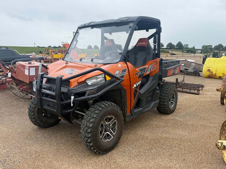 2014-polaris-ranger-900-xp-image-1