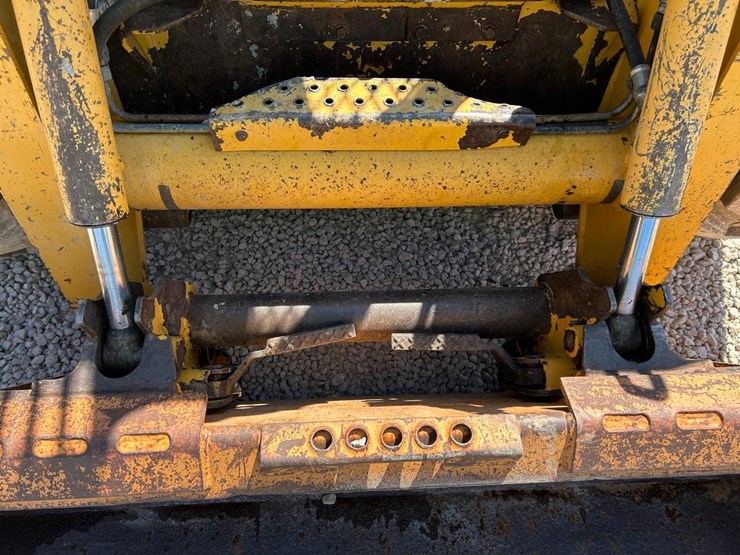 john-deere-270-image-10