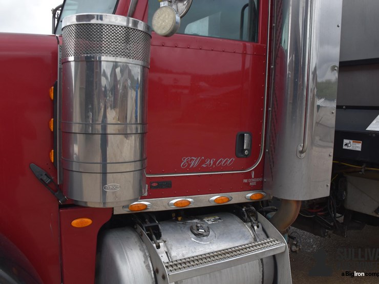2011-peterbilt-367-image-16
