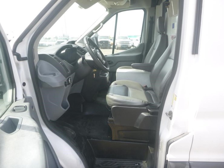 2015-ford-transit-image-6