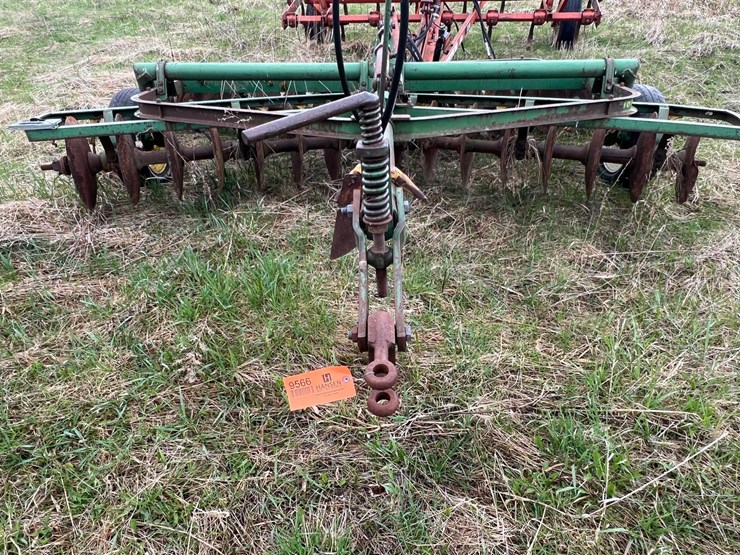 john-deere-12-image-1
