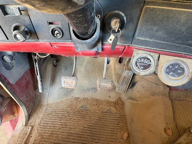 #42070-•-1984-cheverolet-c7-t/a-water-truck-vin:-1gbj7d1b3ev103757-image-49