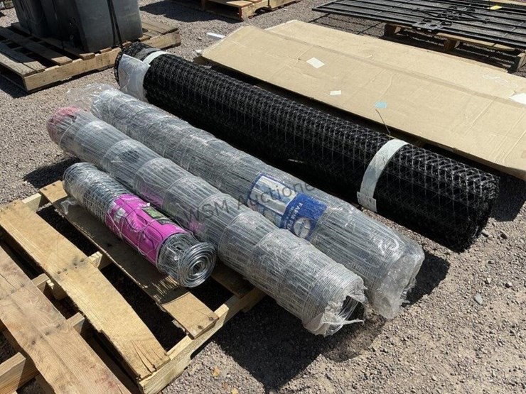 pallet-of-asst-galvanized-&-plastic-fencing-image-3