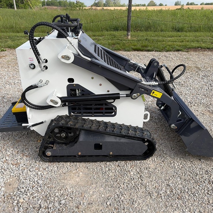 #210 • Unused 2026 ZJG ZJ-380 Mini Skid Steer Loader