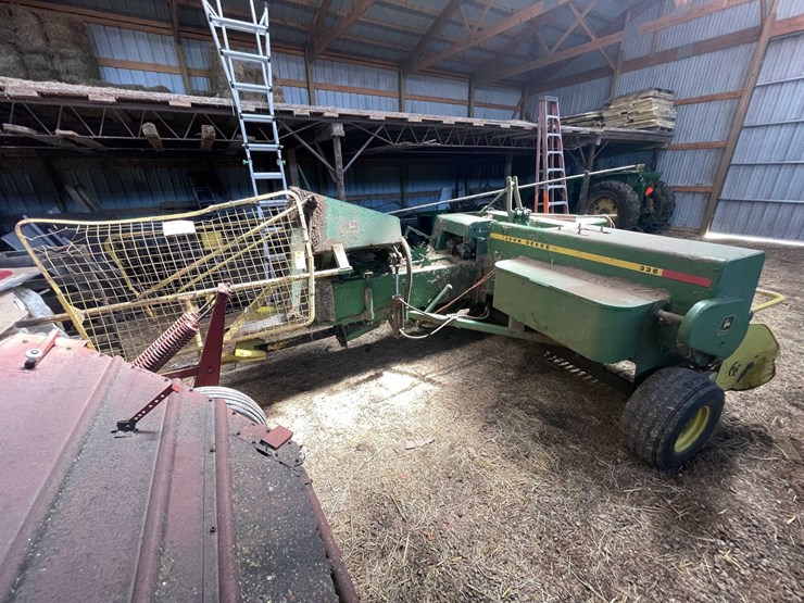 john-deere-336-image-6