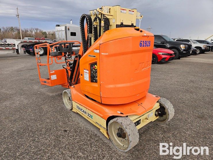2019-jlg-toucan-32e-image-7