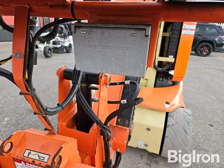 2019-jlg-toucan-32e-image-18