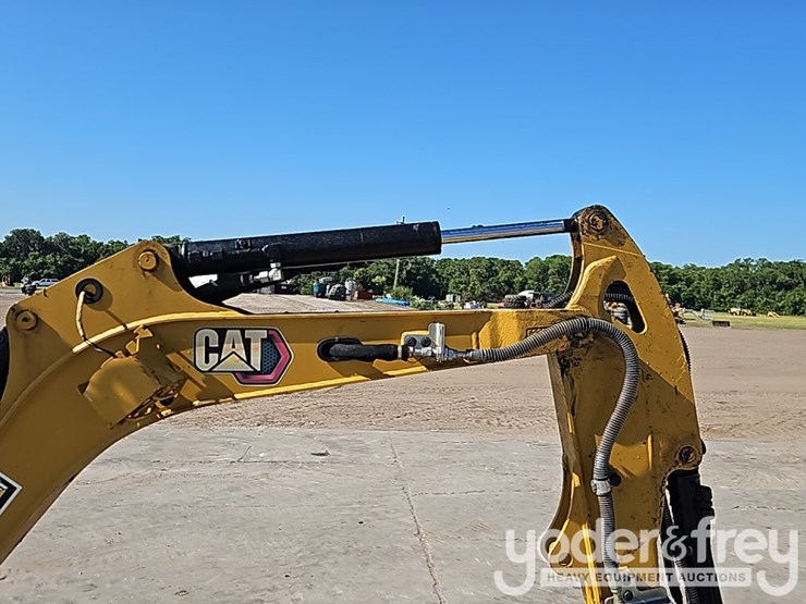 2023-caterpillar-301.7-image-14