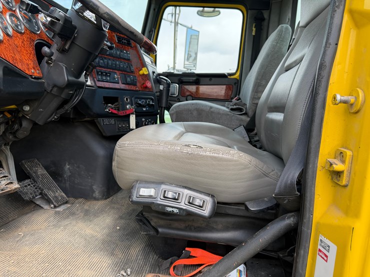 2009-western-star-day-cab-image-18