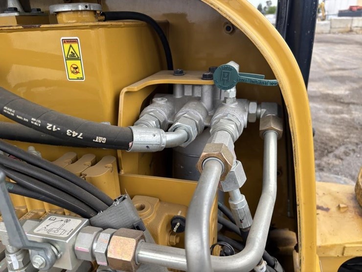 2015-caterpillar-305e2-cr-image-45