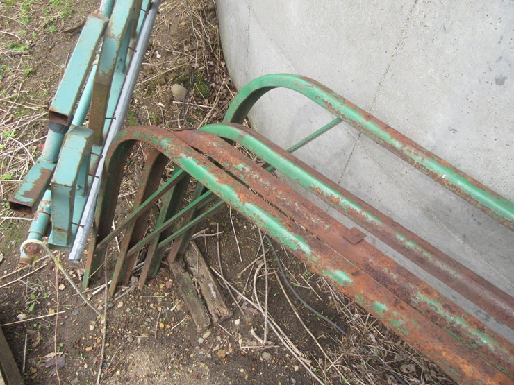 #9593-•-(4)-chopper-box-roof-supports-image-4