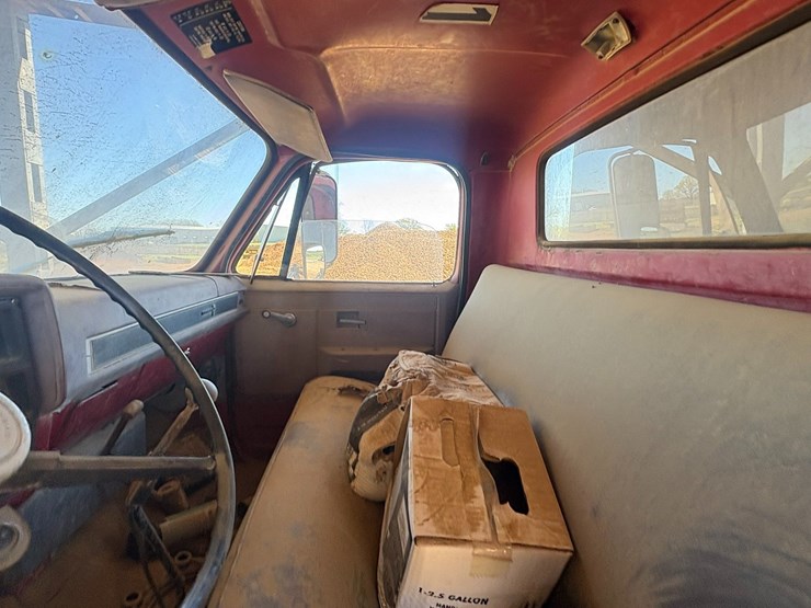 #42070-•-1984-cheverolet-c7-t/a-water-truck-vin:-1gbj7d1b3ev103757-image-44