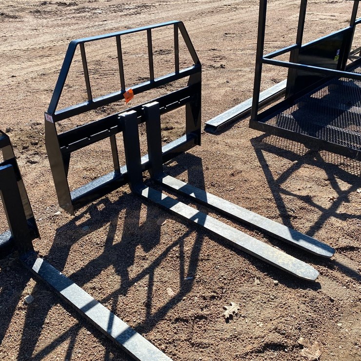 #4073 • Kivel 3,500 lbs. Pallet Fork Attachment (Mosinee, WI)