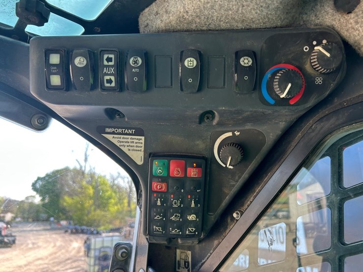 deere-333e-image-21