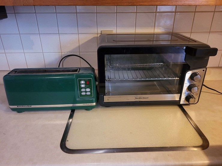 kitchenaid-ultra-power-plus-toaster-and-hamilton-beach-air-fryer-toaster-oven-image-1