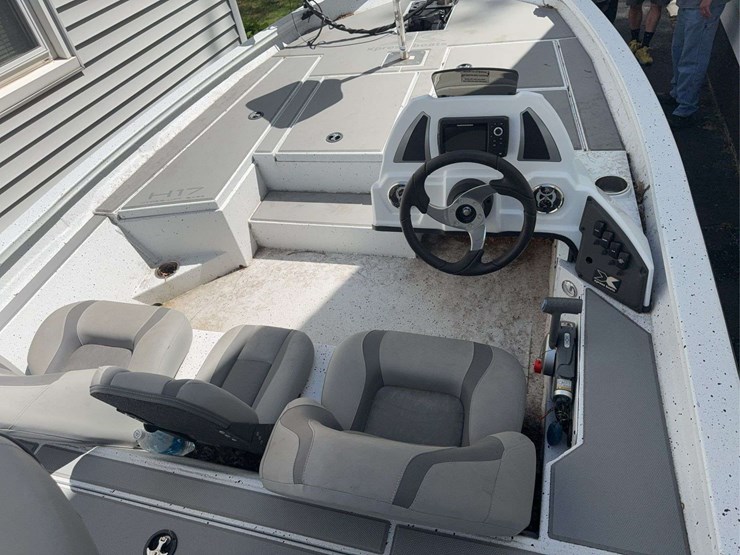 2023-xpress-boat-and-2022-back-track-trailer-image-10