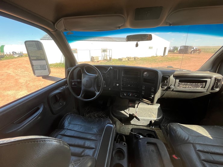 gmc-4500-truck-image-10