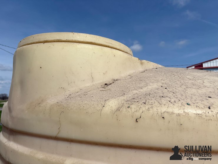 solar-1,200-gal-poly-tank-image-16
