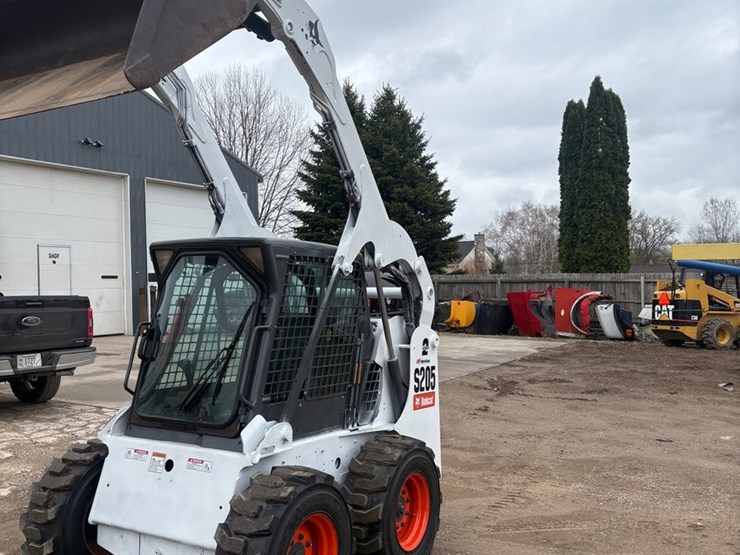 2009-bobcat-s205-image-2