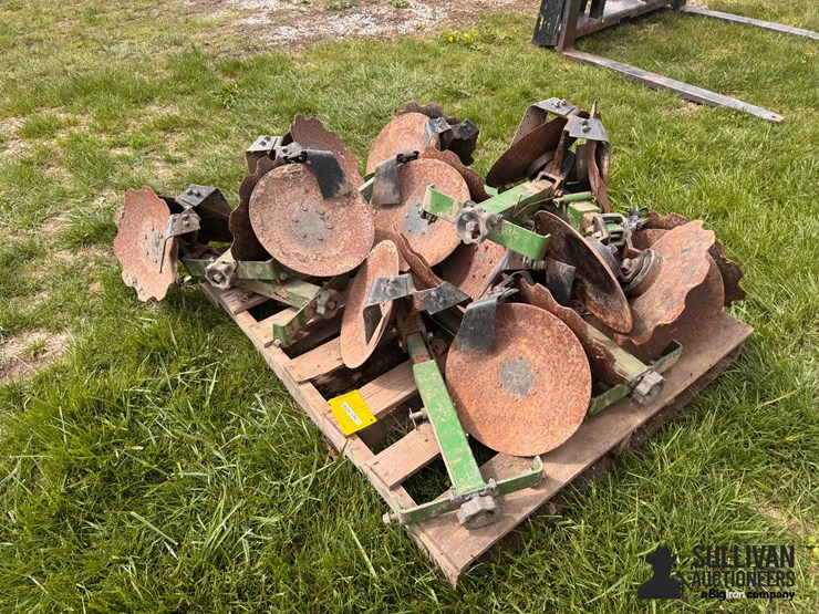john-deere-12-image-15