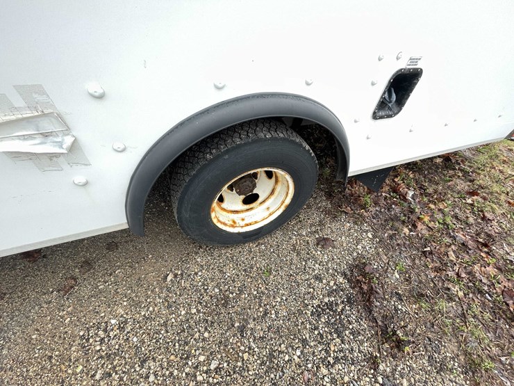 2016-ford-e450-image-25