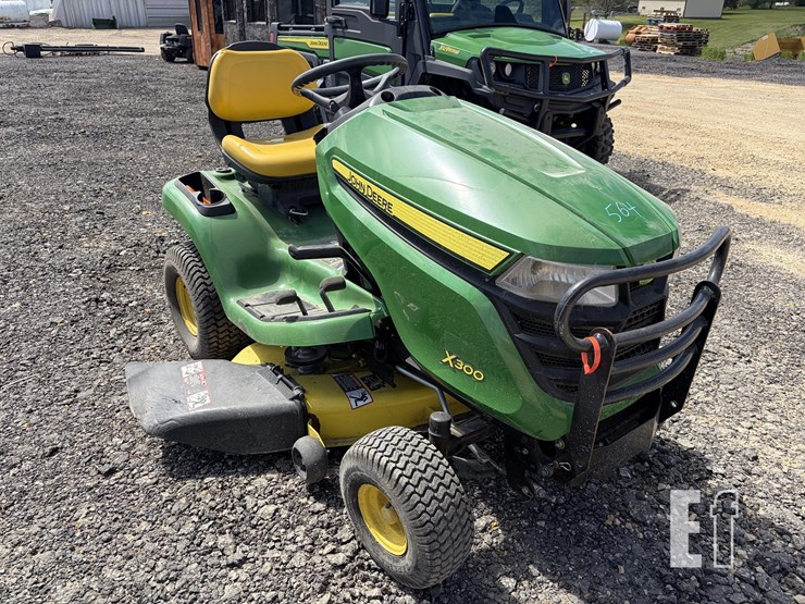 john-deere-x300-image-4