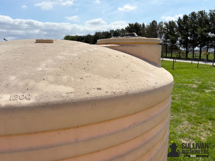 solar-1,200-gal-poly-tank-image-10