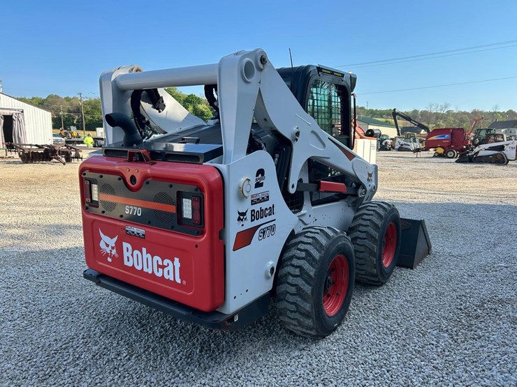 2023-bobcat-s770-image-4