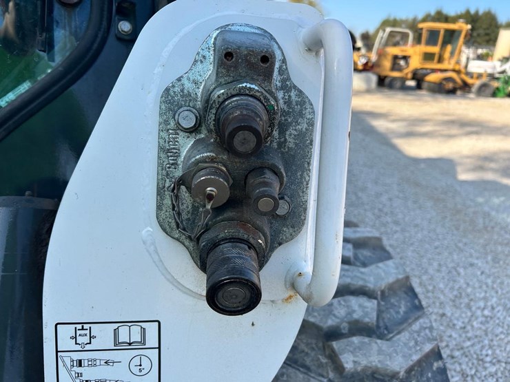 2023-bobcat-s770-image-11