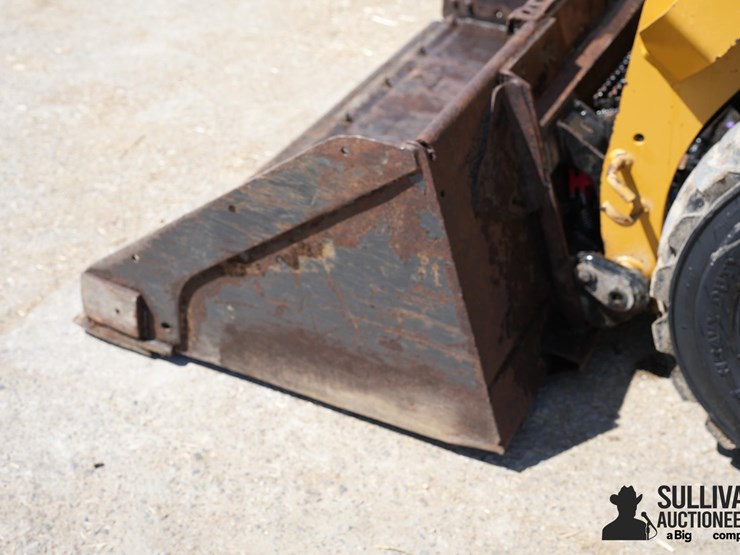 2023-caterpillar-226d3-image-14