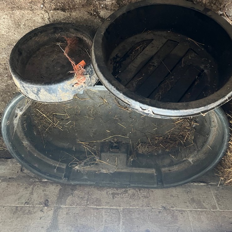 #9626 • (3) Water Tanks