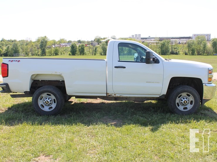 2015-chevrolet-silverado-2500-image-6