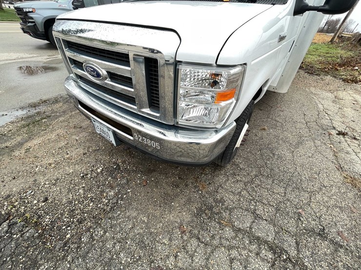 2016-ford-e450-image-15