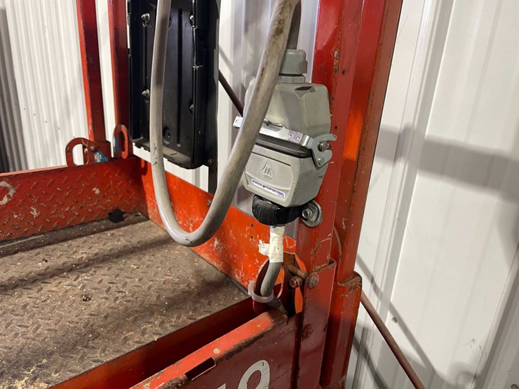 #412-•-skyjack-scissors-lift-(kewaskum,-wi)-image-15