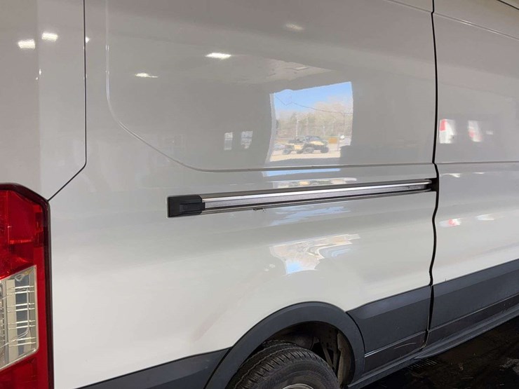 2019-ford-transit-image-26