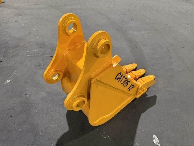 2026-caterpillar-305-image-4