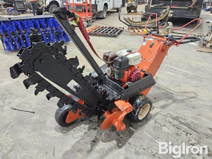 ditch-witch-1230h-image-1