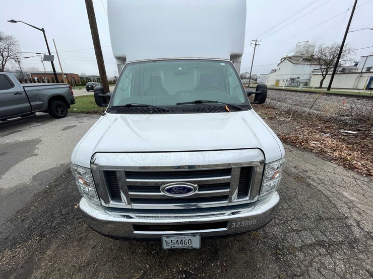 2016-ford-e450-image-13