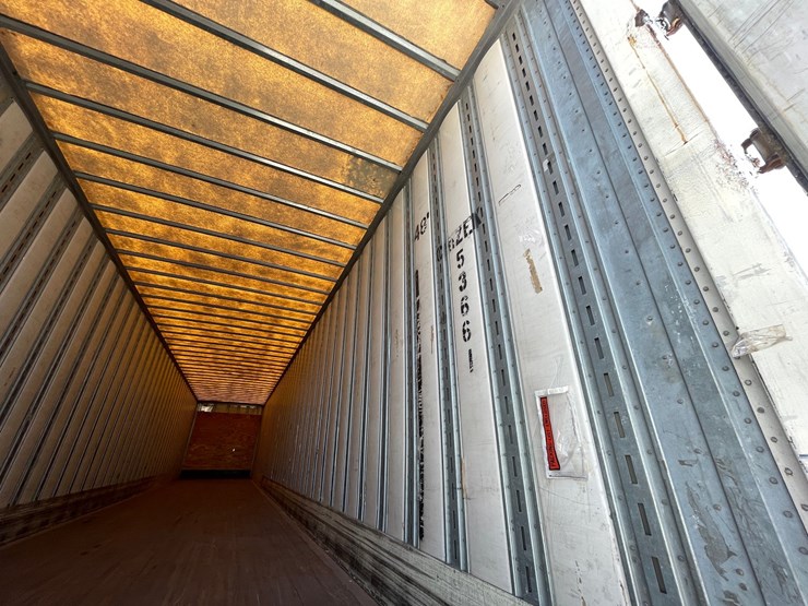 #318-•-2011-wabash-semi-trailer-(has-wi-title)-(denmark,-wi)-image-16