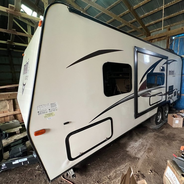 #9555 • 2017 Rockwood Mini Lite 2304KS Camper (Title in Delay)