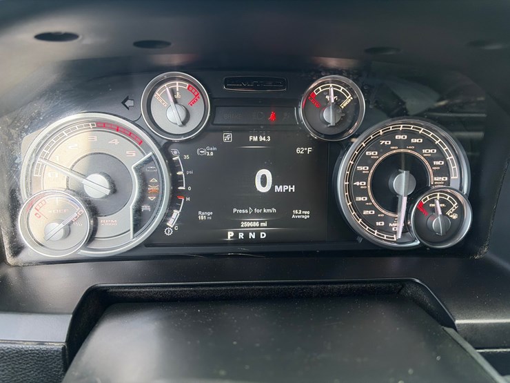 2017-dodge-3500-image-10
