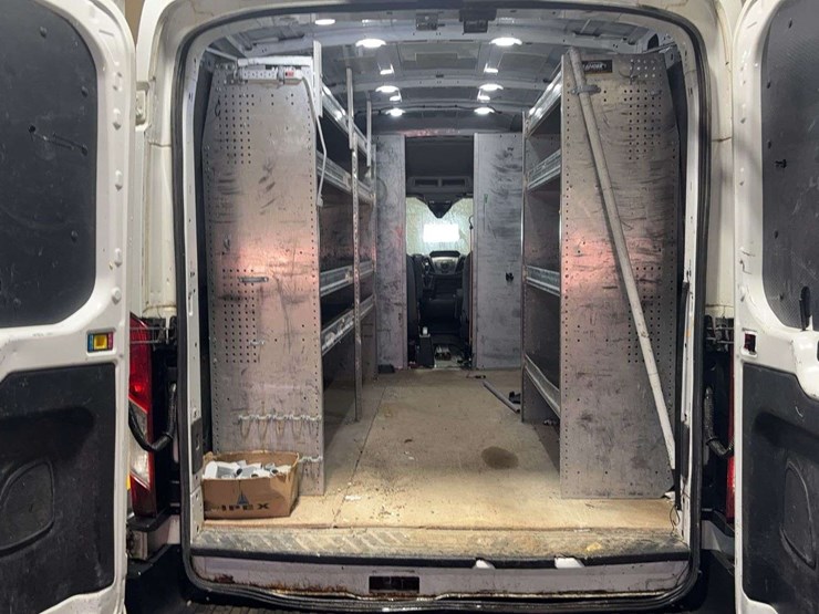 2019-ford-transit-image-11