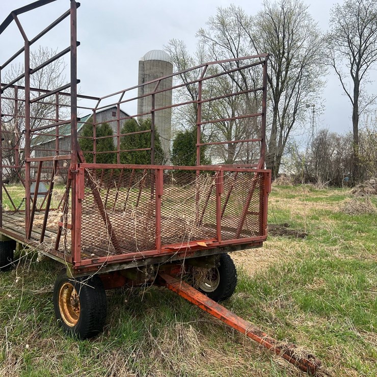 #9574 • 16' Hay Wagon