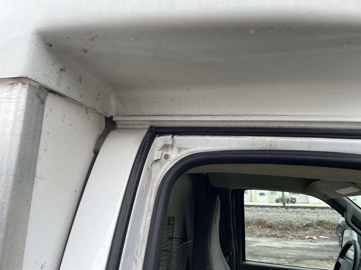 2016-chevrolet-3500-image-37